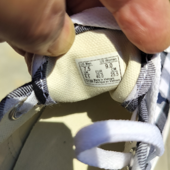 Vans Unisex Black and White Checkered Sneakers SzM-7.5 W-9. - Picture 3 of 12